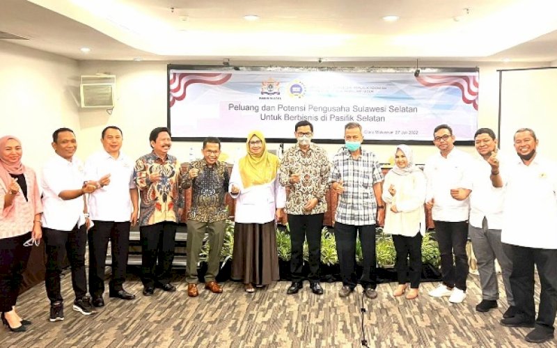 PERTEMUAN. Kadin Sulsel dan BSKLN Kementerian Luar Negeri melakukan pertemuan di Hotel Claro Makassar, Rabu (27/7/2022). foto: istimewa