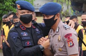 Danyon C Pelopor Beri Pesan Khusus kepada Personel Brimob Bone yang Naik Pangkat
