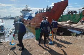 Jaga Ekosistem Perairan, Pelindo dan Ocean Trip Aksi Bersih Pantai