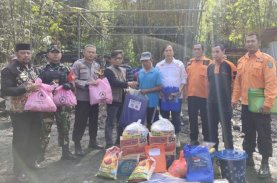 Rumah Panggung Beserta 24 Karung Padi Terbakar, Gubernur Sulsel Salurkan Bantuan