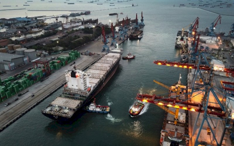 LAYANAN SPJM. PT Pelindo Jasa Maritim (SPJM), salah satu Subholding Pelindo Grup, berhasil merambah sejumlah pasar baru melalui improvisasi layanan yang diberikan kepada pengguna jasa. foto: istimewa
