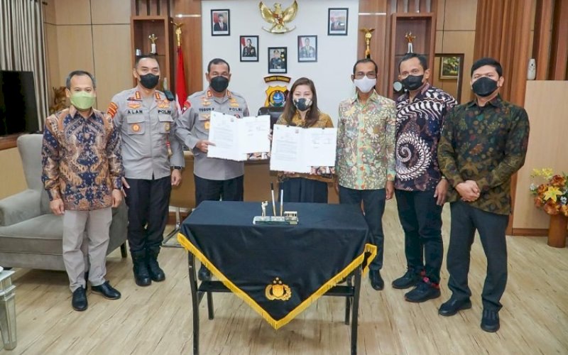 SILATURAHMI. Manajemen PT Vale Indonesia Tbk bersilaturahmi dengan jajaran Kepolisian Daerah Sulawesi Tenggara (Polda Sultra) di Jl Haluoleo, Kota Kendari, Selasa (28/6/2022) lalu. foto: istimewa