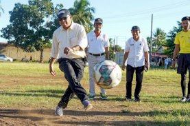 Andi Utta Buka Sepak Bola Bupati Cup Rilau Ale