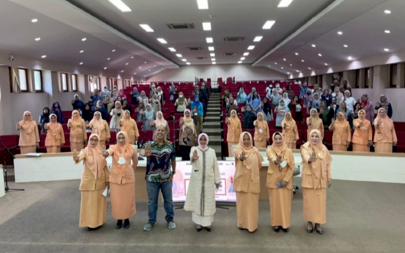 SEMINAR. DWP Kota Makassar menggelar Seminar Pola Asuh Orang Tua Terhadap Anak atau Parenting di Ruang Sipakatau, Balai Kota Makassar, Selasa (23/8/2022). foto: istimewa