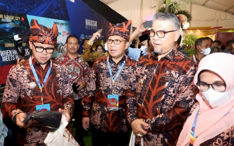 RAKERNAS APEKSI. Wali Kota Makassar, Moh Ramdhan Pomanto, menghadiri Rakernas XV APEKSI di Hotel Tuntrum, Kota Padang, Sumatra Barat, Senin (8/8/2022). Kota Makassar merupakan calon kuat untuk mengadakan kegiatan tahunan APEKSI 2023 mendatang. foto: istimewa