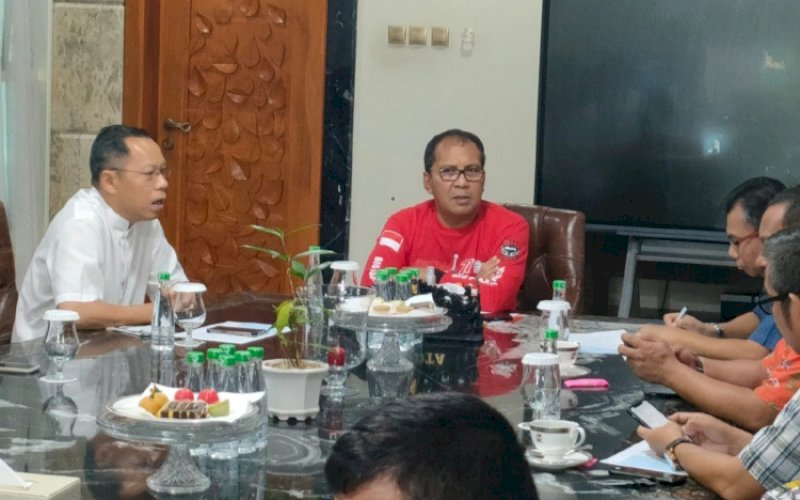 PERTEMUAN. Wali Kota Makassar, Moh Ramdhan Pomanto, bersama Forum Pembauran Kebangsaan (FPK) yang berlangsung di Kediaman Pribadi Danny Pomanto, Jl Amirullah, Kota Makassar, Sabtu (13/8/2022). foto: istimewa