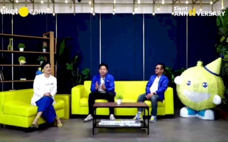 BERI KETERANGAN. Manajemen tiket.com memberikan keterangan saat sesi konferensi pers dalam rangka HUT ke-11, Kamis (11/8/2022). foto: doelbeckz/pluz.id