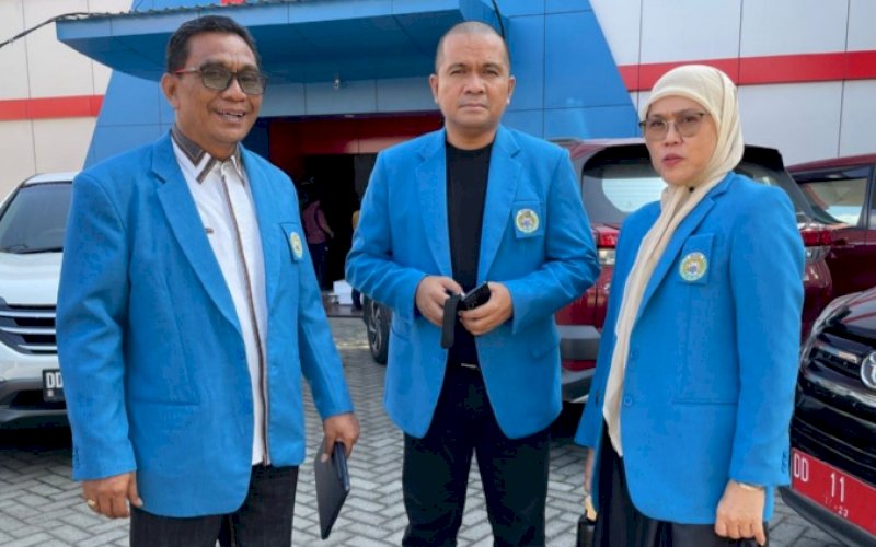 UIM. Rektor UIM Dr Ir Hj Andi Majdah M Zain MSi didampingi Kabag Humas dan Kerja Sama UIM Dr Wachyudi Muchsin SH MKes (tengah). UIM dan Disbudpar Provinsi Sulsel menandatangani sinergi strategis pengembangan Desa Wisata di Sulsel. foto: istimewa