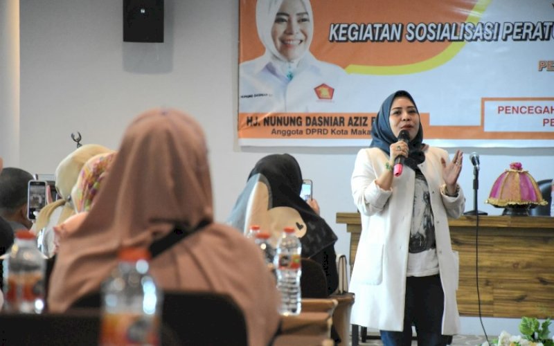 SOSIALISASI. Anggota DPRD Kota Makassar, Nunung Dasniar, melaksanakan Sosialisasi Perda Nomor 3 tahun 2020 tentang Pencegahan dan Peningkatan Terhadap Perumahan dan Pemukiman Kumuh di Hotel Grand Maleo Makassar, Jumat (26/8/2022). foto: istimewa