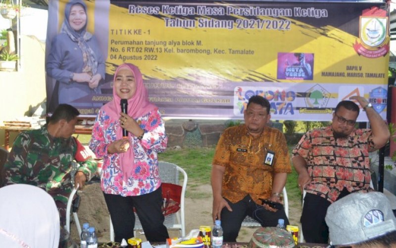RESES. Anggota DPRD Kota Makassar, Nurul Hidayat, menggelar Reses Ketiga Masa Persidangan Ketiga 2021-2022 di Perumahan Tanjung Alya Blok M, Kelurahan Barombong, Kecamatan Tamalate, Kota Makassar, Kamis (4/8/2022). foto: istimewa