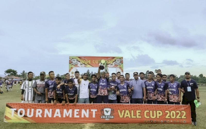 VALE CUP. Penutupan Vale Cup di Lapangan Sepak Bola Bahomotefe, Morowali, Sulawesi Tengah, Minggu (21/8/2022). foto: istimewa