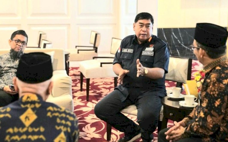 SILATURAHMI. Sekda Provinsi Sulsel, Abdul Hayat Gani, menerima kunjungan pengurus Baznas Provinsi Sulsel di Barunga Lounge Kantor Gubernur Sulsel, Kamis (8/9/2022). foto: istimewa