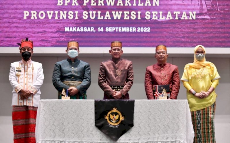 SERTIJAB. Gubernur Sulsel, Andi Sudirman Sulaiman, menghadiri acara serah terima jabatan Kepala Perwakilan BPK RI Provinsi Sulsel di Hotel Claro Makassar, Rabu (14/9/2022). foto: istimewa