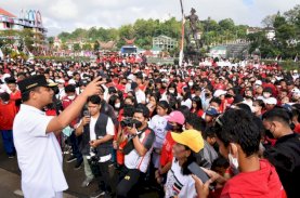 Gubernur Bersama Ribuan Warga dan Pelajar Jalan Pagi Sulsel Anti Mager di Toraja