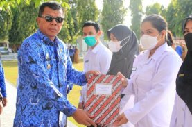 Andi Utta Serahkan SK PPPK Tenaga Kesehatan