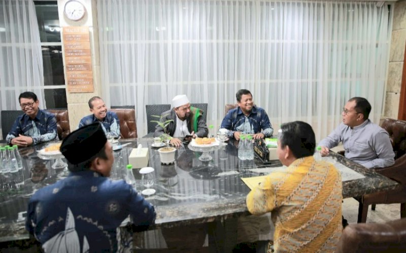 SILATURAHMI. Wali Kota Makassar Moh Ramdhan Pomanto menerima kunjungan silaturahmi Ketua FKUB Kota Makassar Prof Arifuddin Ahmad bersama rombongan di Jl Amirullah, Kota Makassar, Jumat (23/9/2022). foto: istimewa