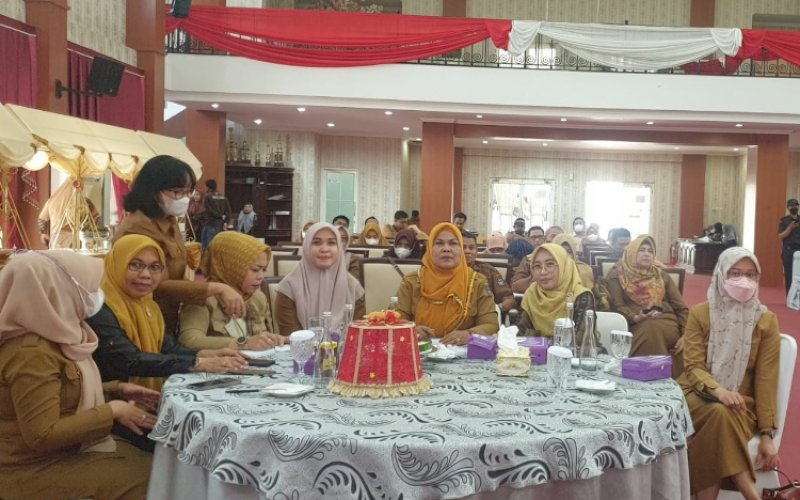 RAKOR. Dekranasda menggelar Rapat Koordinasi (Rakor) bersama beberapa kepala dinas di lingkup Pemprov Sulsel di Baruga Pattingaloang, Rumah Jabatan Gubernur Sulsel, Kota Makassar, Selasa (6/9/2022). foto: istimewa