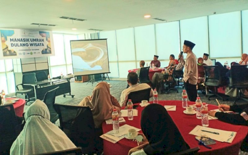 MANASIK UMRAH. PT Jiqass Dulang Wisata (Dulang Wisata) menggelar manasik umrah di Hotel Teras Kita, Jl AP Pettarani, Kota Makassar, Rabu (14/9/2022). foto: istimewa