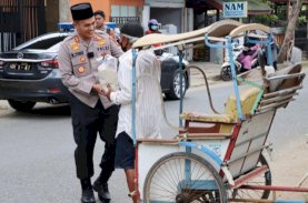 Kapolres Palopo Salurkan Beras untuk Warga Kurang Mampu