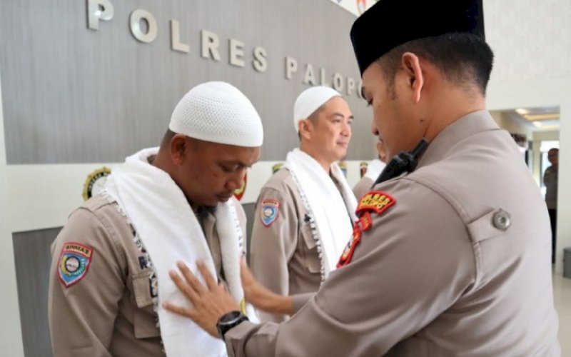 PELEPASAN. Kapolres Palopo, AKBP Muh Yusuf Usman, melepas personel Polisi Santri di Ruang Lobi Polres Palopo, Rabu (28/9/2022). foto: istimewa