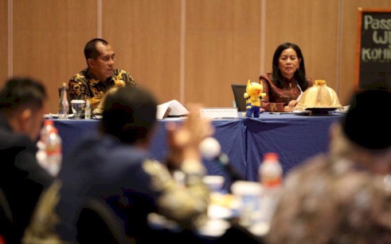 BAHAS PENYIARAN. Panja Digitalisasi Penyiaran Komisi I DPR RI mengumpulkan stakeholder penyiaran se-Sulsel di Hotel Gammara Kakassar, Kamis (15/9/2022). foto: istimewa