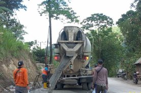 Ruas Minasatene Masuki Tahap Pengecoran Badan Jalan