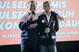 Hari Jadi Sulsel Ke-353, Gubernur Serahkan Berbagai Bantuan