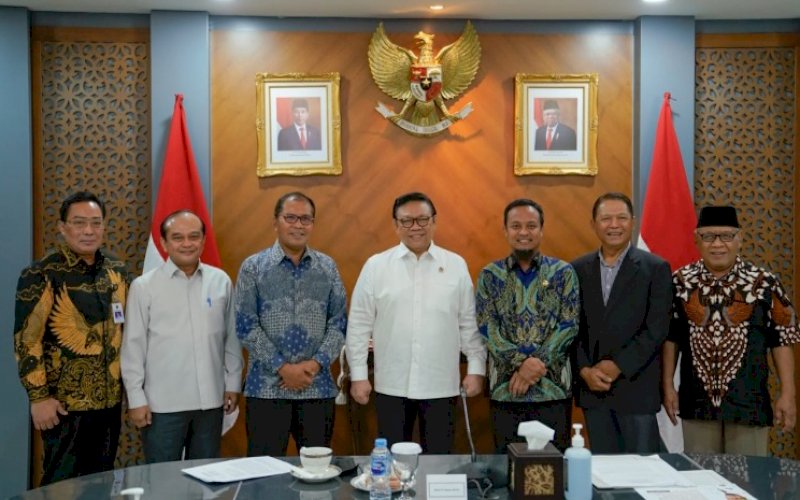 NARASUMBER. Gubernur Sulsel, Andi Sudirman Sulaiman, saat diundang menjadi narasumber di Kantor Dewan Pertimbangan Presiden (Wantimpres) di Jakarta, Jumat (14/10/2022). foto: istimewa
