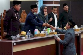 Gubernur Bersama DPRD Sulsel Teken Persetujuan Perda APBD Perubahan 2022