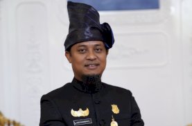 Paripurna Hari Jadi Sulsel Ke-353, Gubernur Kenakan Pakaian Adat Kajang