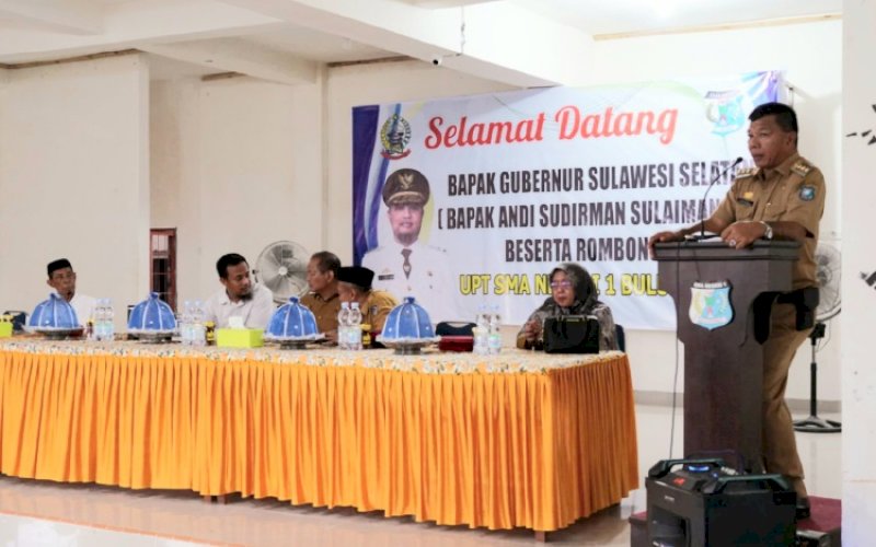PERESMIAN. Bupati Bulukumba Andi Muchtar Ali Yusuf menghadiri peresmian Masjid Nurul Tarbiyah UPT SMA Negeri 1 Bulukumba yang dilakukan Gubernur Sulsel Andi Sudirman Sulaiman, Senin (24/10/2022). foto: istimewa