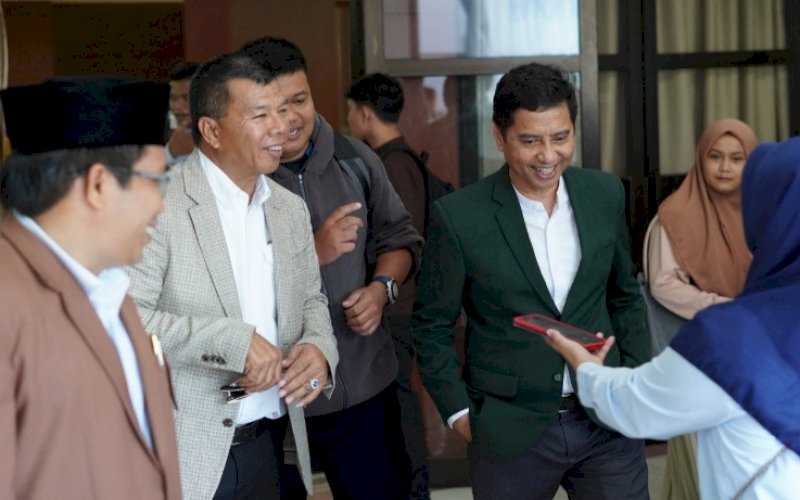 KULIAH UMUM. Bupati Bulukumba Andi Muchtar Ali Yusuf didampingi Rektor UIN Alauddin Makassar Prof Drs Hamdan Juhannis MA PhD saat tampil memberikan kuliah umum di Auditorium Kampus 2 Universitas Islam Negeri (UIN) Alauddin Makassar, Jumat (7/10/2022). foto: istimewa