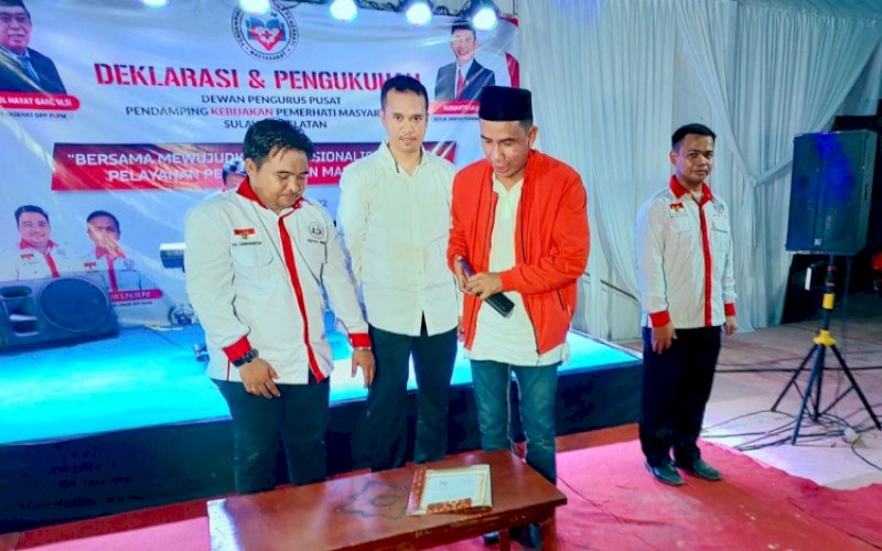 DEKLARASI. Ketua DPRD Kota Makassar, Rudianto Lallo, menghadiri Deklarasi dan Pengukuhan Dewan Pengurus Pusat PKPM yang dilaksanakan di Taman Maccini Sombala, Kecamatan Tamalate, Kota Makassar, Kamis (26/10/2022). foto: istimewa