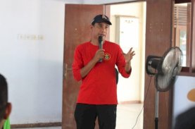 Rudianto Lallo Boyong Pengurus DPKM Kunjungi Pulau Barrang Lompo