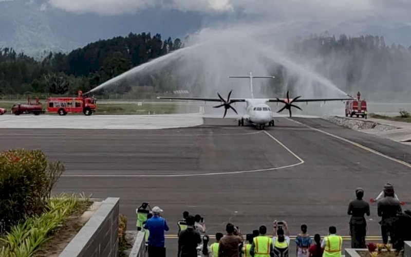 PEMBUKAAN. Penerbangan langsung (direct flight) Tana Toraja menuju Balikpapan, maupun dari Balikpapan ke Tana Toraja mulai beroperasi, Jumat (7/10/2022). foto: istimewa