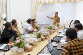 Gubernur Sulsel Gerak Cepat Atasi Banjir, Pimpin Rapat Evaluasi dan Mitigasi