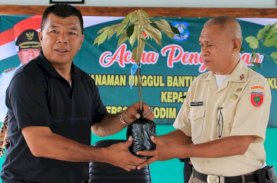 Andi Utta Bagikan 700 Pohon Bibit Unggul ke Personel Kodim 1411 Bulukumba