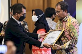 Danny Pomanto Raih Penghargaan Terbaik Smart Branding ISNA 2022