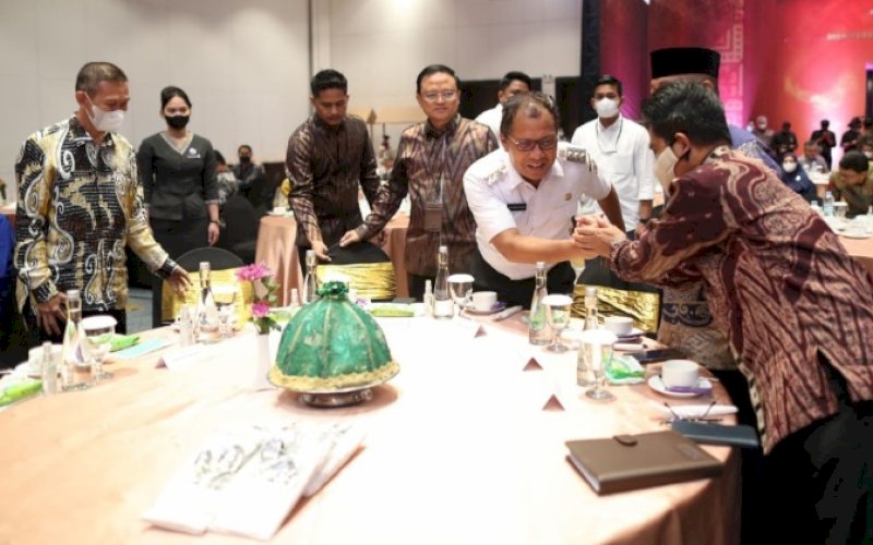 PERTEMUAN. Wali Kota Makassar, Moh Ramdhan Pomanto, menghadiri pertemuan tahunan Bank Indonesia 2022 di Phinisi I Ballroom Hotel Claro Makassar, Rabu (30/11/2022). foto: istimewa