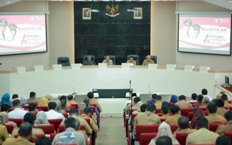 RAKOR. Wali Kota Makassar, Moh Ramdhan Pomanto, memimpin Rapat Koordinasi Persiapan HUT Makassar Ke-415 di Ruang Sipakatau Kantor Balai Kota Makassar, Selasa (1/11/2022). foto: istimewa