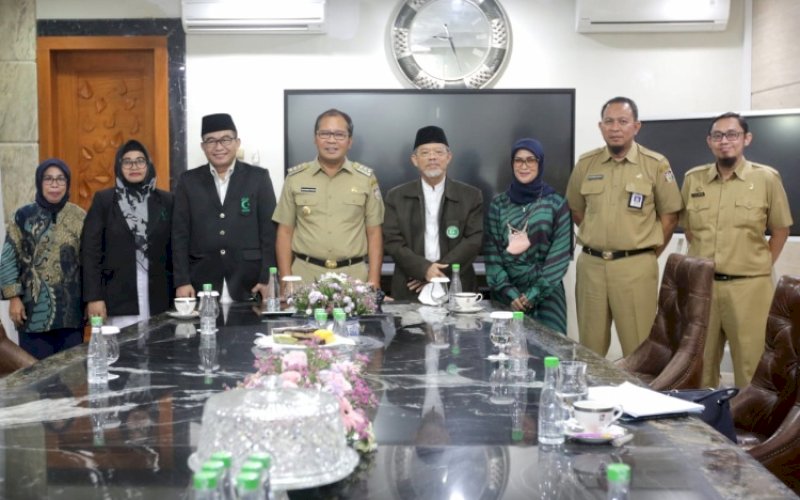 PERTEMUAN. Wali Kota Makassar, Moh Ramdhan Pomanto, menerima Ikatan Masjid Mubaligh Indonesia Muttahidah (IMMIM) di kediamannya, Jl Amirullah, Kota Makassar, Senin (28/11/2022). foto: istimewa