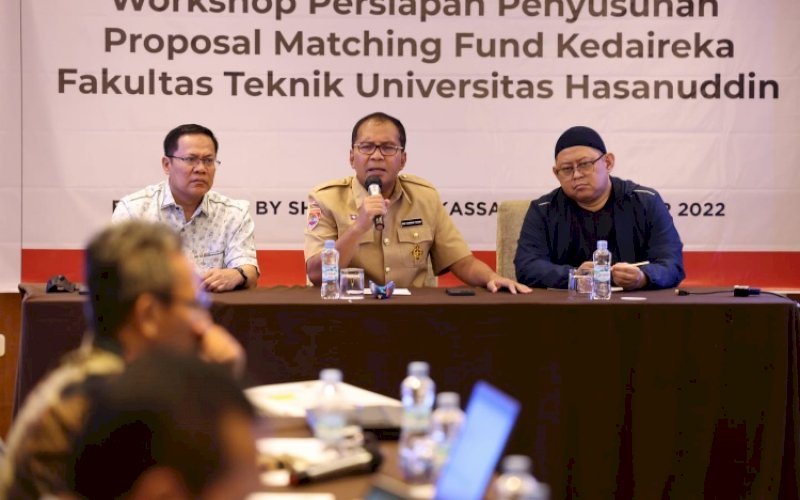 WORKSHOP. Wali Kota Makassar, Moh Ramdhan Pomanto, tampil sebagai pembicara dalam workshop Persiapan Penyusunan Proposal Matching Fund Kedaireka Fakultas Teknik Unhas di Four Points by Sheraton Hotel Makassar, Jumat (4/11/2022). foto: istimewa
