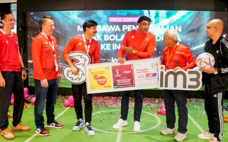 PROMO IOH. Indosat Ooredoo Hutchison (IOH) menghadirkan pengalaman menyaksikan sepak bola kelas dunia ke Indonesia yang berkolaborasi dengan Vidio sebagai Official Broadcaster FIFA World Cup Qatar 2022. foto: istimewa