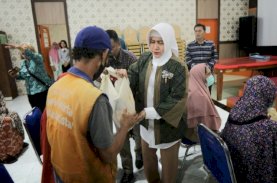 Cuaca Ekstrem, Indira Berbagi Sembako