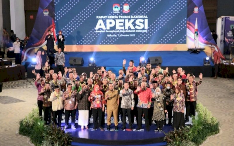 RAKERNIS APEKSI. 64 kota se-Indonesia menghadiri Rapat Kerja Teknis (Rakernis) Nasional APEKSI 2022 di Four Point by Sheraton Makassar, Senin (7/11/2022). foto: istimewa
