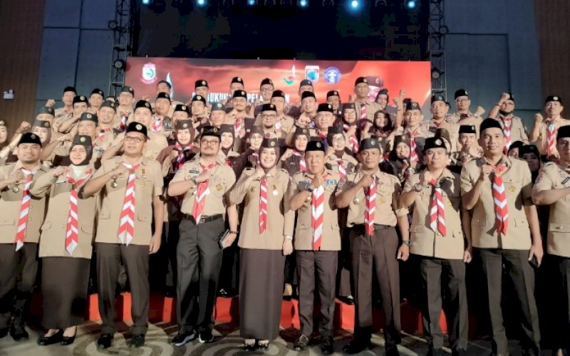 PELANTIKAN. Ketua DPRD Kota Makassar Rudianto Lallo (kanan) menghadiri pelantikan Moh Ramdhan Pomanto sebagai Ketua Mabicab dan Fatmawati Rusdi sebagai Ketua Kwarcab Gerakan Pramuka Kota Makassar yang dilakukan Ketua Kwarda Gerakan Pramuka Provinsi Sulsel Syahrul Yasin Limpo di Four Points by Sheraton Hotel Makassar, Jumat (4/10/2022). foto: istimewa