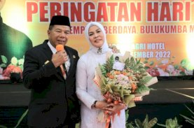 Hari Ibu, Andi Utta Persembahkan Bunga dan Lagu Mother, How Are You Today