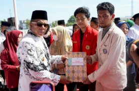 HUT PGRI Ke-77, 97 Mahasiswa Dapat Kado Beasiswa Berprestasi