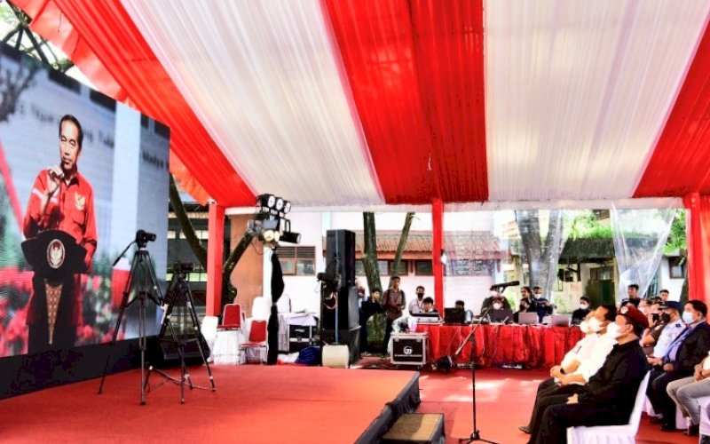 PENCANANGAN. Presiden Joko Widodo secara resmi mencanangkan pembangunan Asrama Mahasiswa Nusantara (AMN) Makassar dan Manado, Selasa (29/11/2022). foto: istimewa