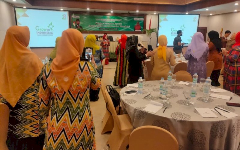 WORKSHOP. DWP Provinsi Sulsel bersama DP3A Dalduk KB Provinsi Sulsel menggelar Workshop Peningkatan Kapasitas Anggota Organisasi Perempuan dalam Bidang Sosial di Hotel Claro Makassar, Senin (19/12/2022). foto: istimewa